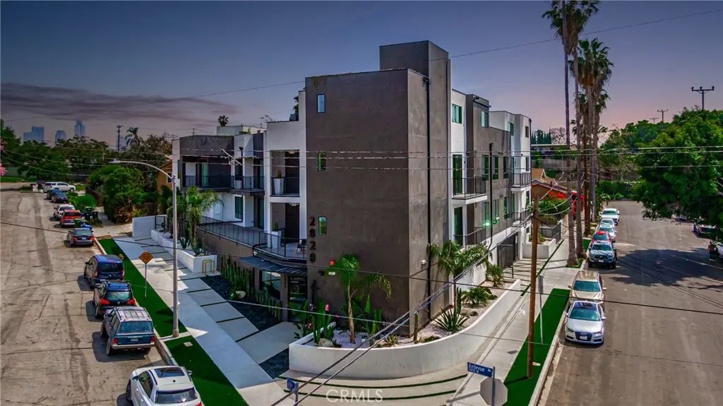 Apartment for rent at 2828 London Street 305, Los Angeles, CA featuring 1 bed and 1 bath