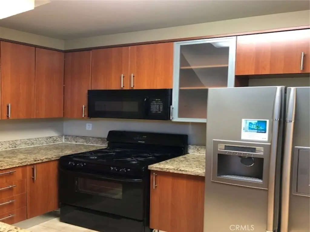 Condominium for rent at 620 S Gramercy, Los Angeles, CA featuring 2 beds and 2 baths