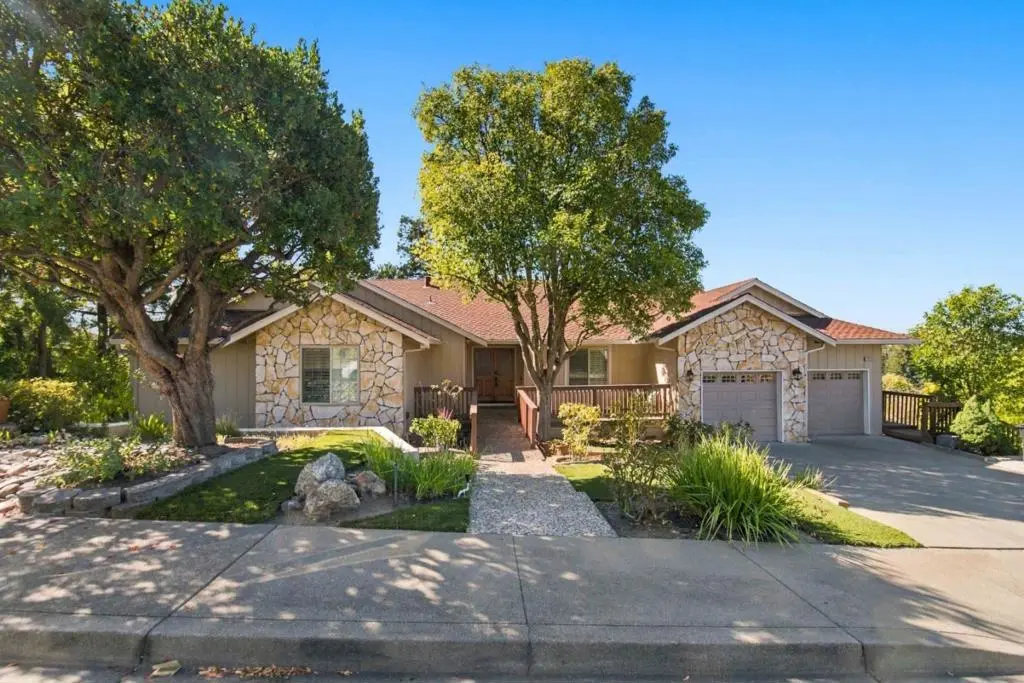 4020 Rhoda Way, Concord, CA — listing photo 1
