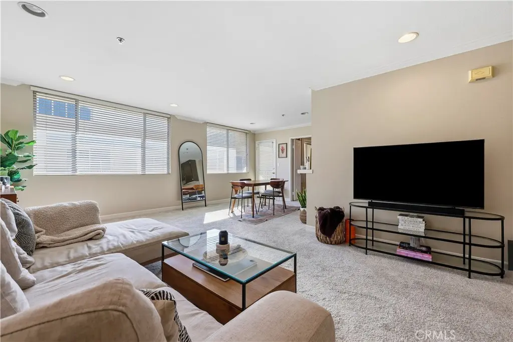4501 Cedros Avenue 330, Sherman Oaks, CA — listing photo 1