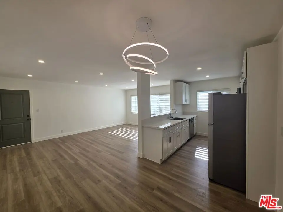 Apartment for rent at 11051 Missouri Avenue 5, Los Angeles, CA featuring 3 beds and 2 baths