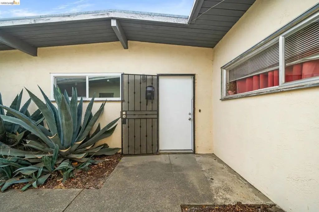 Residential Lease for rent at 4501 Taft Ave, Richmond, CA featuring 2 beds and 1 bath