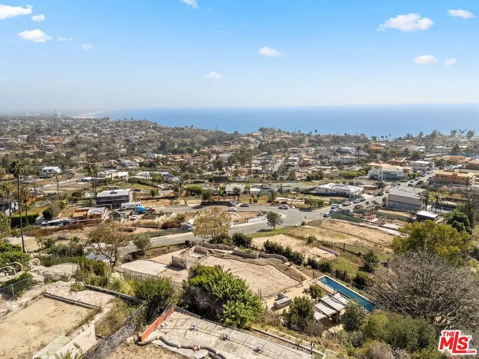 827 Lachman Lane, Pacific Palisades, CA — listing photo 1
