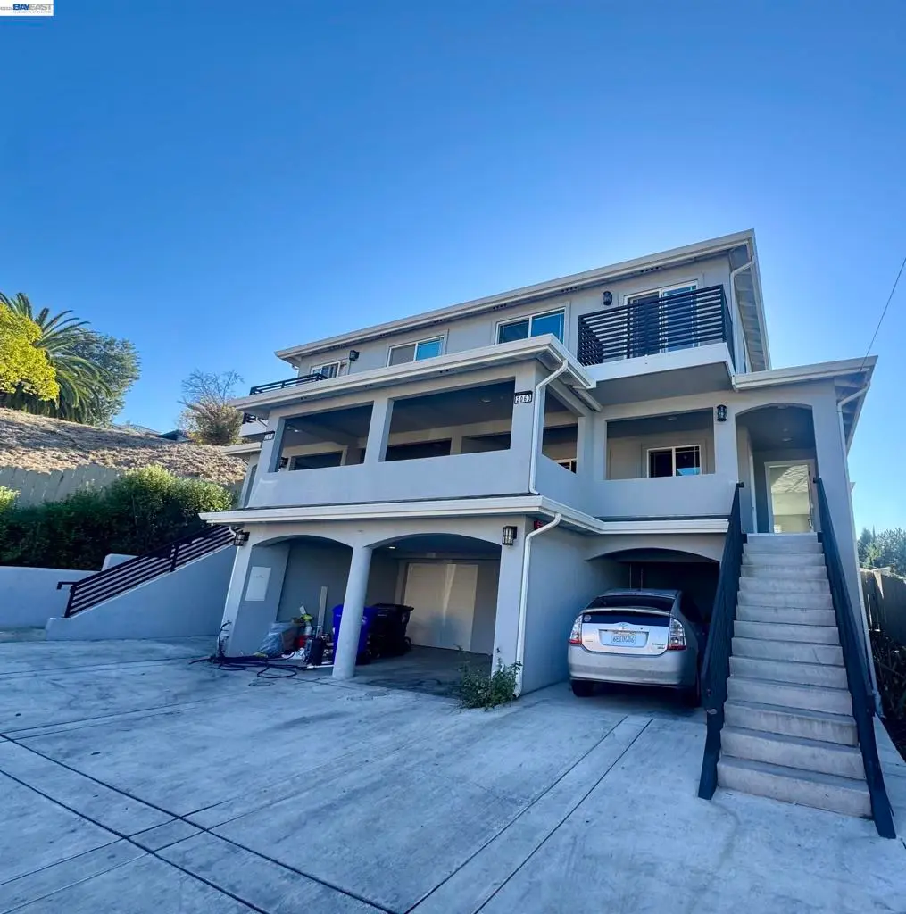 2060 Miramonte Ave, Castro Valley, CA — listing photo 1