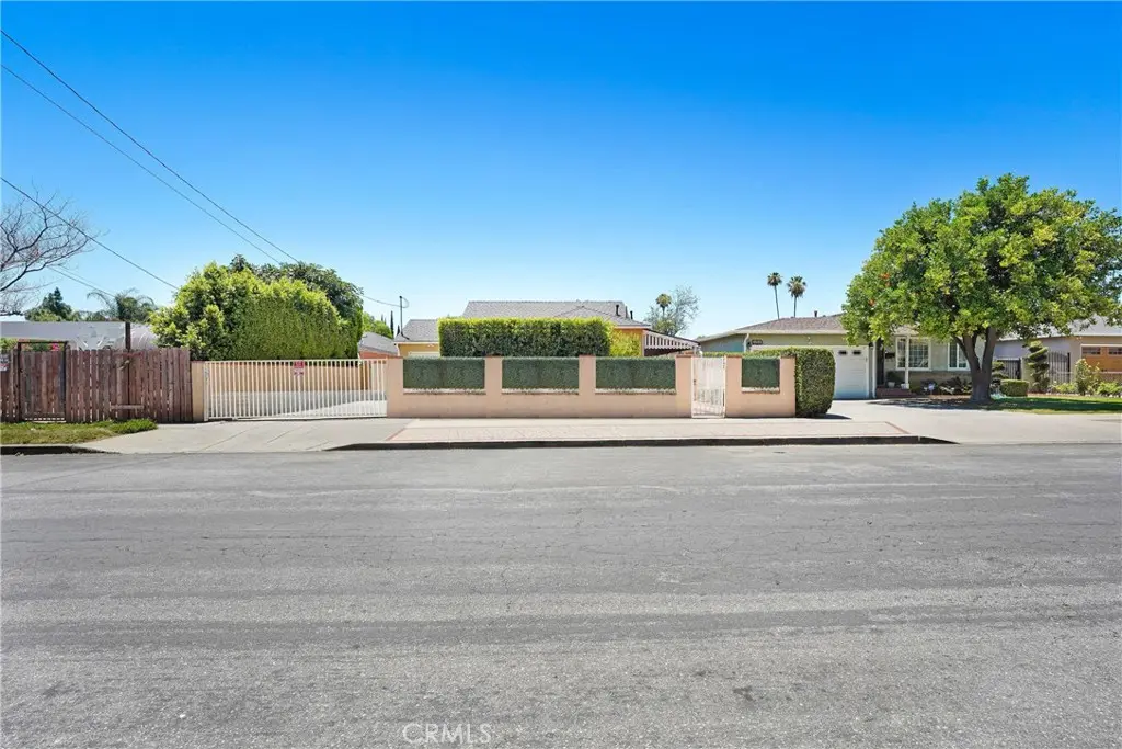 21006 Cohasset, Canoga Park, CA — listing photo 1