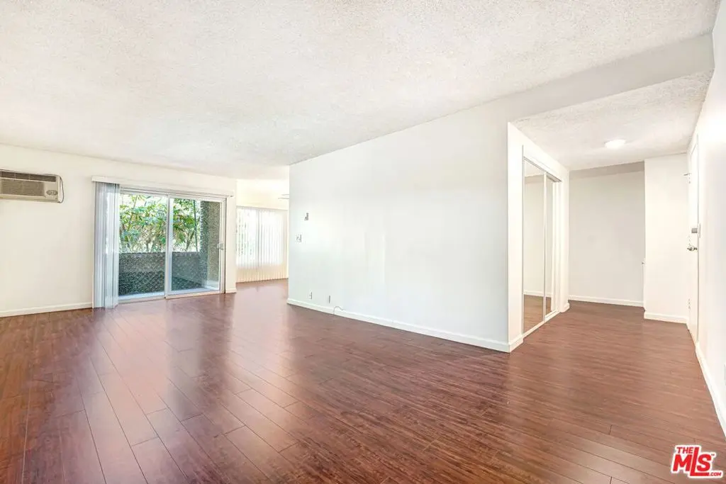 919 N N Alfred Street 203, West Hollywood, CA — listing photo 1