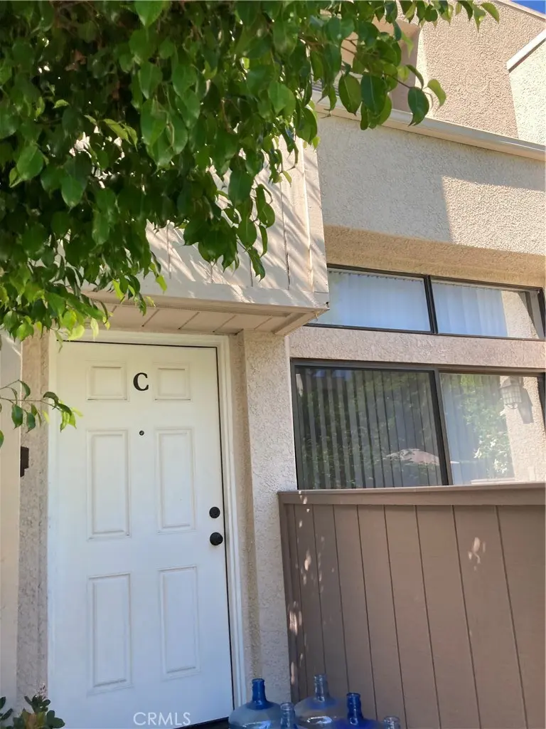 15221 Magnolia c, Sherman Oaks, CA — listing photo 1