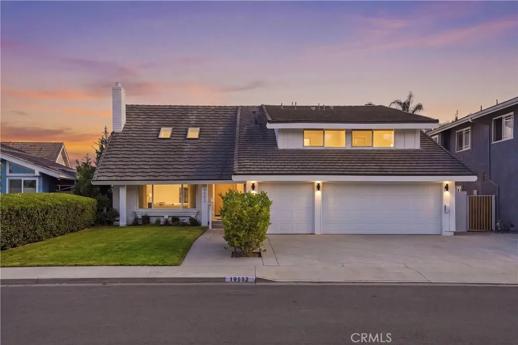 19552 Helena Circle, Huntington Beach, CA — listing photo 1