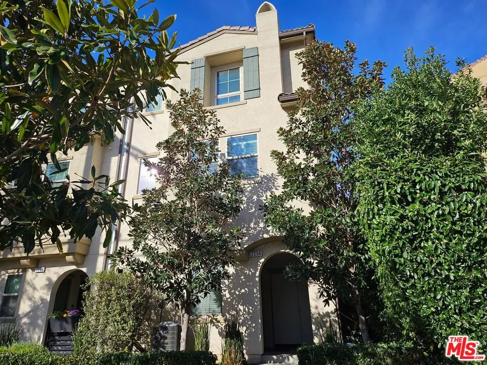 7256 N Cherry Lane, Van Nuys, CA — listing photo 1