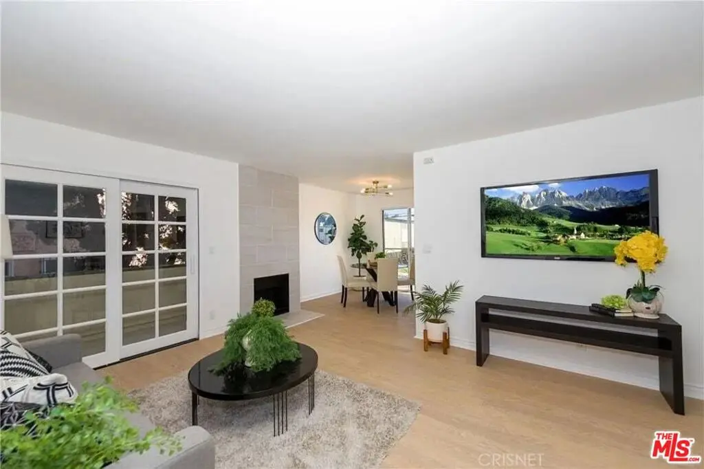 Condominium for sale at 4350 Berryman Avenue 10, Los Angeles, CA featuring 2 beds and 2 baths