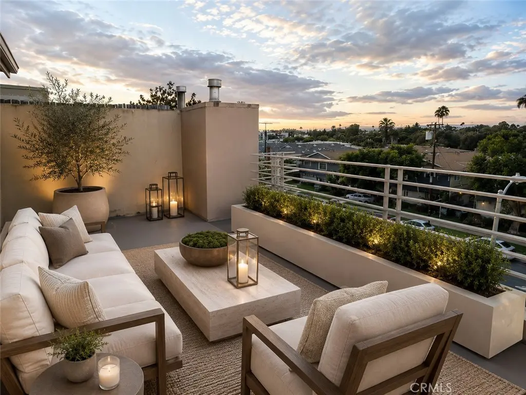 13440 Moorpark Street 101, Sherman Oaks, CA — listing photo 1