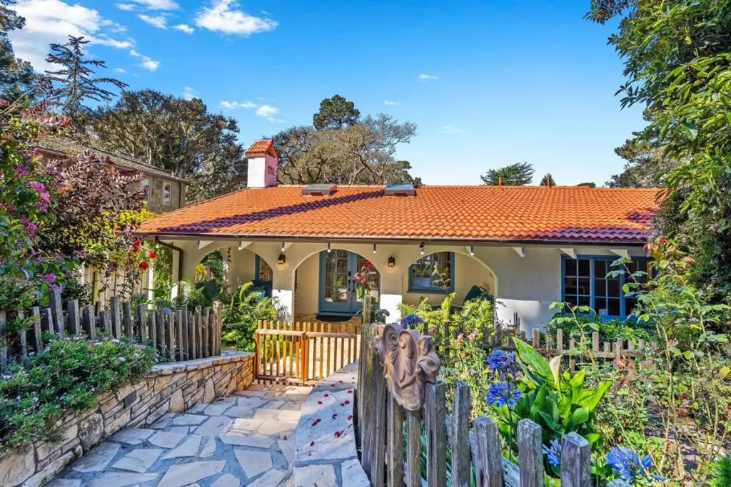 269 Camino del Monte, Carmel, CA — listing photo 1