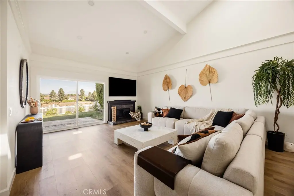 904 S Ridgecrest, Anaheim, CA — listing photo 1
