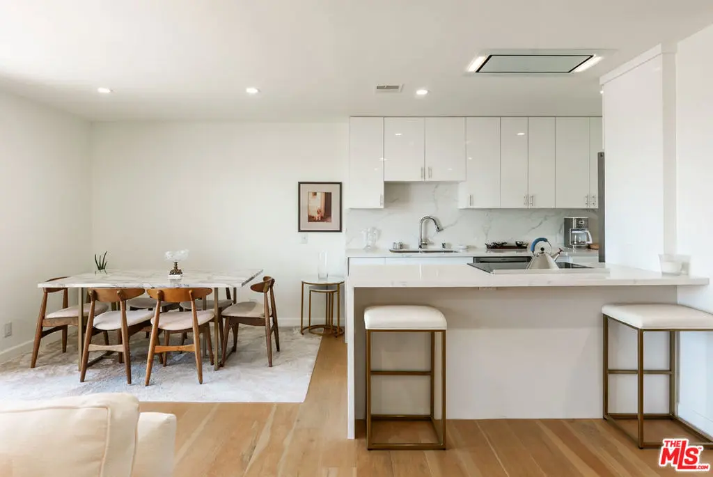 Condominium for sale at 100 S Doheny Drive 811, Los Angeles, CA featuring 1 bed and 2 baths