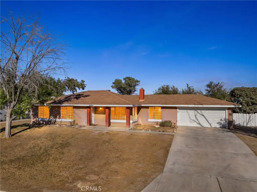 1301 1301 EAst Ave I 421, Lancaster, CA — listing photo 1
