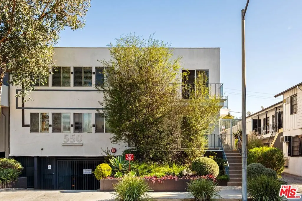 Condominium for sale at 550 N Croft Avenue 2, Los Angeles, CA featuring 2 beds and 2 baths