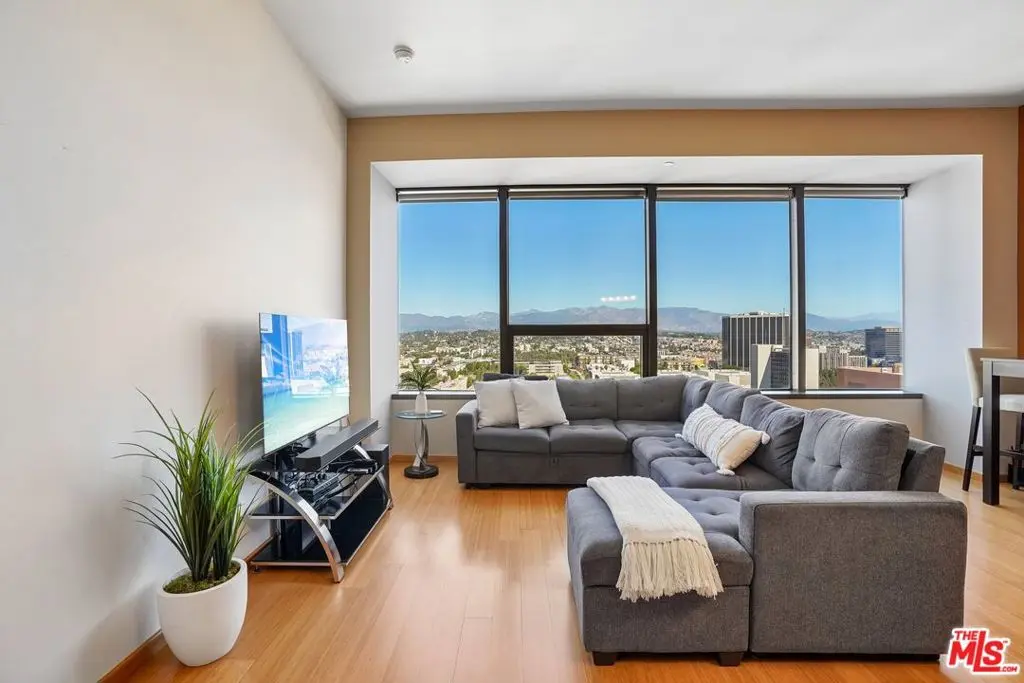 1100 Wilshire Boulevard 2105, Los Angeles, CA — listing photo 1