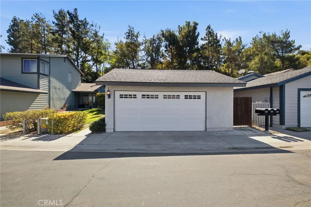 Single Family Residence for sale at 428 Lupine Place Place, La Verne, CA featuring 3 beds and 2 baths
