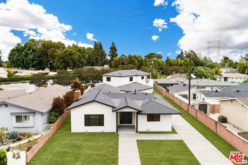 4574 Shadeway Road, Lakewood, CA — listing photo 1