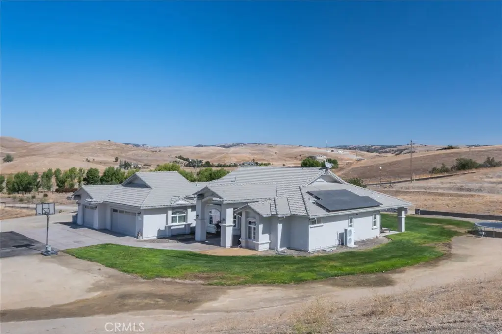 76925 Barker Road, San Miguel, CA — listing photo 1