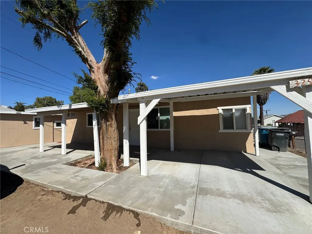 Single Family Residence for rent at 32995 Oleander Drive, Lake Elsinore, CA featuring 2 beds and 1 bath