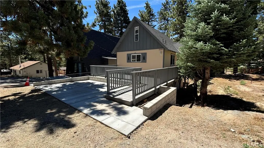 33283 Holcomb Creek, Green Valley Lake, CA — listing photo 1