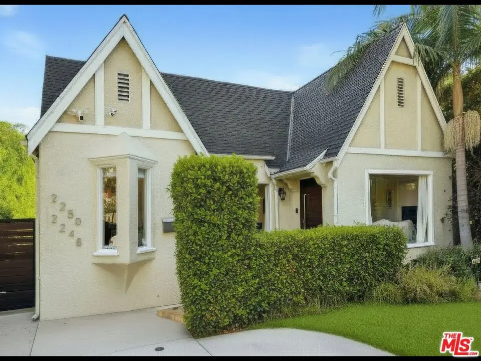 Single Family Residence for rent at 2250 Selby Avenue, Los Angeles, CA featuring 3 beds and 3 baths