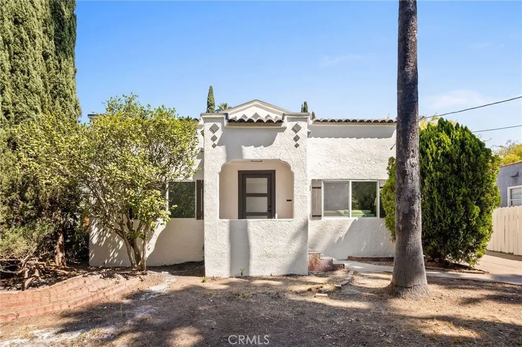 1379 E Elizabeth Street, Pasadena, CA — listing photo 1