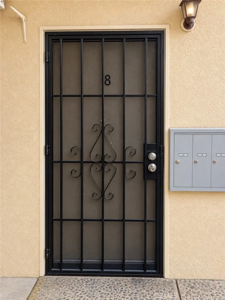 Apartment for rent at 141 S Avenue 22 8, Los Angeles, CA featuring 2 beds and 1 bath