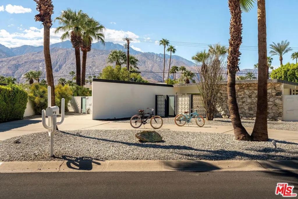 275 N Michelle Road, Palm Springs, CA — listing photo 1