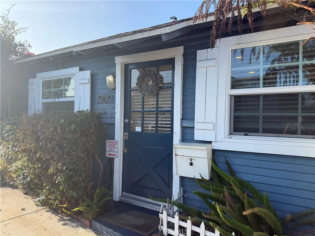 1909 W Balboa, Newport Beach, CA — listing photo 1