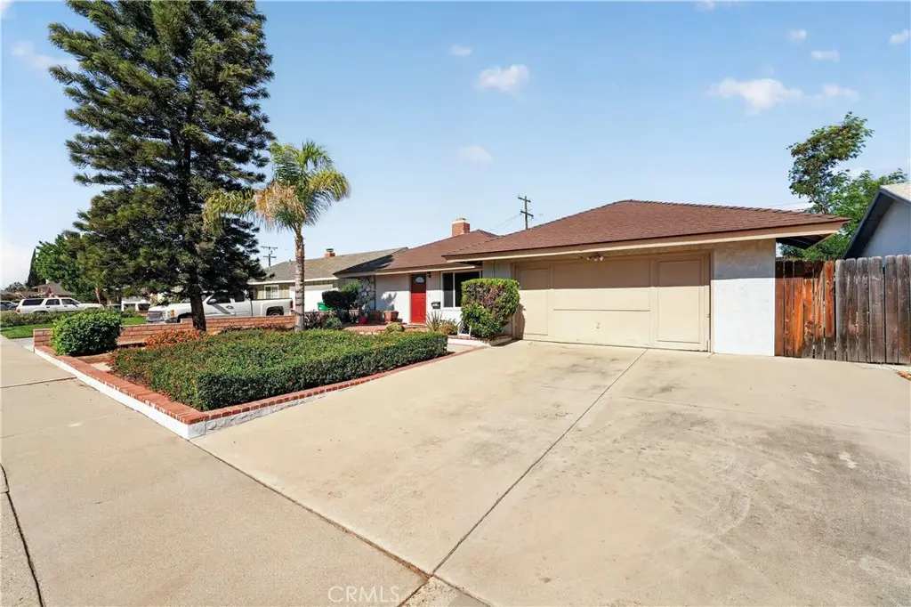 425 Blackpine, Corona, CA — listing photo 1