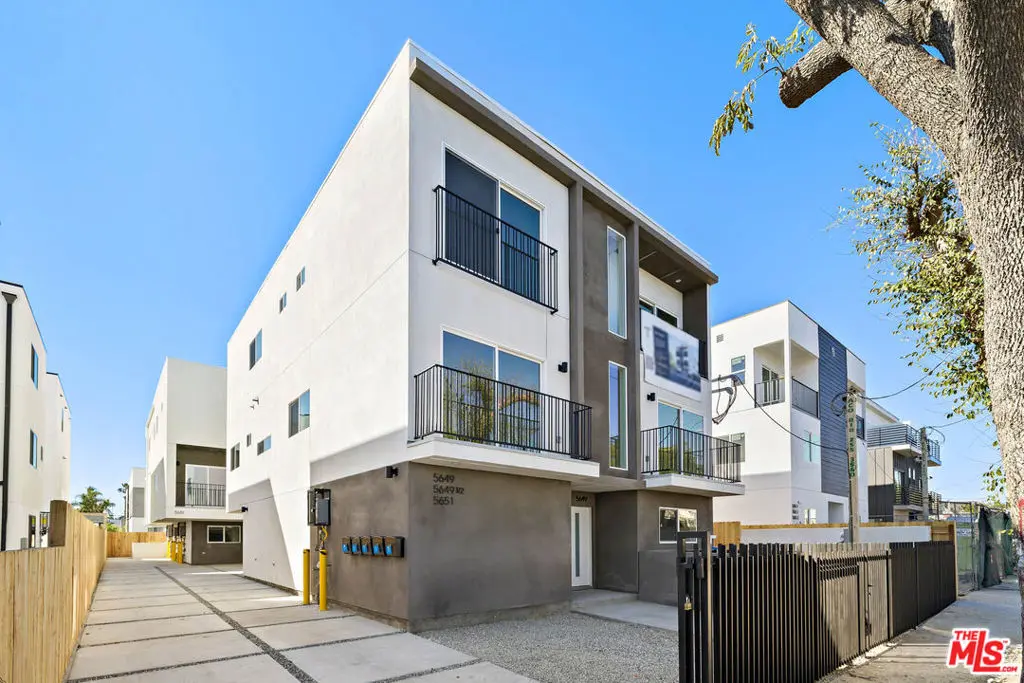 5651 Case Avenue, North Hollywood, CA — listing photo 1