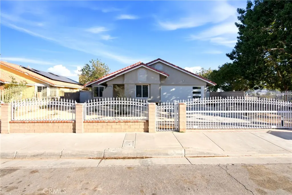 2665 E Avenue Q14, Palmdale, CA — listing photo 1