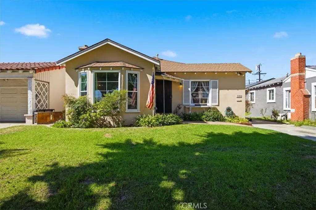 1135 S Fir Avenue, Inglewood, CA — listing photo 1
