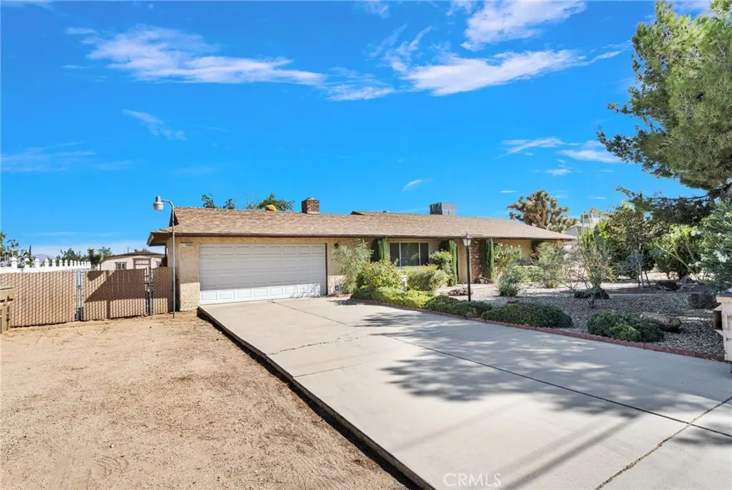 11919 11th, Hesperia, CA — listing photo 1
