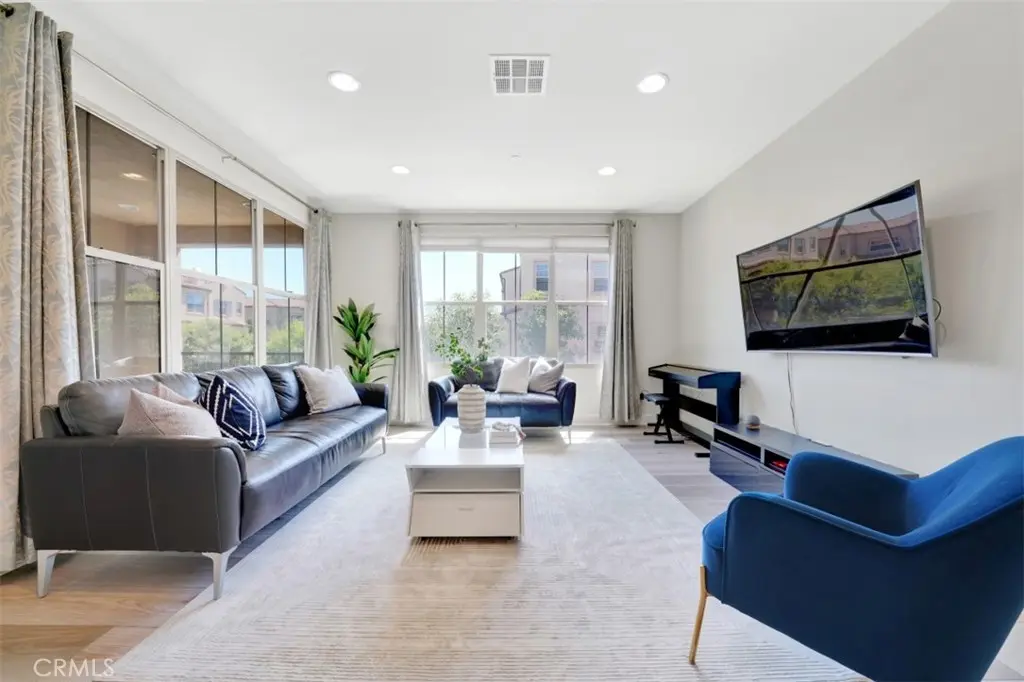 92 Capricorn, Irvine, CA — listing photo 1