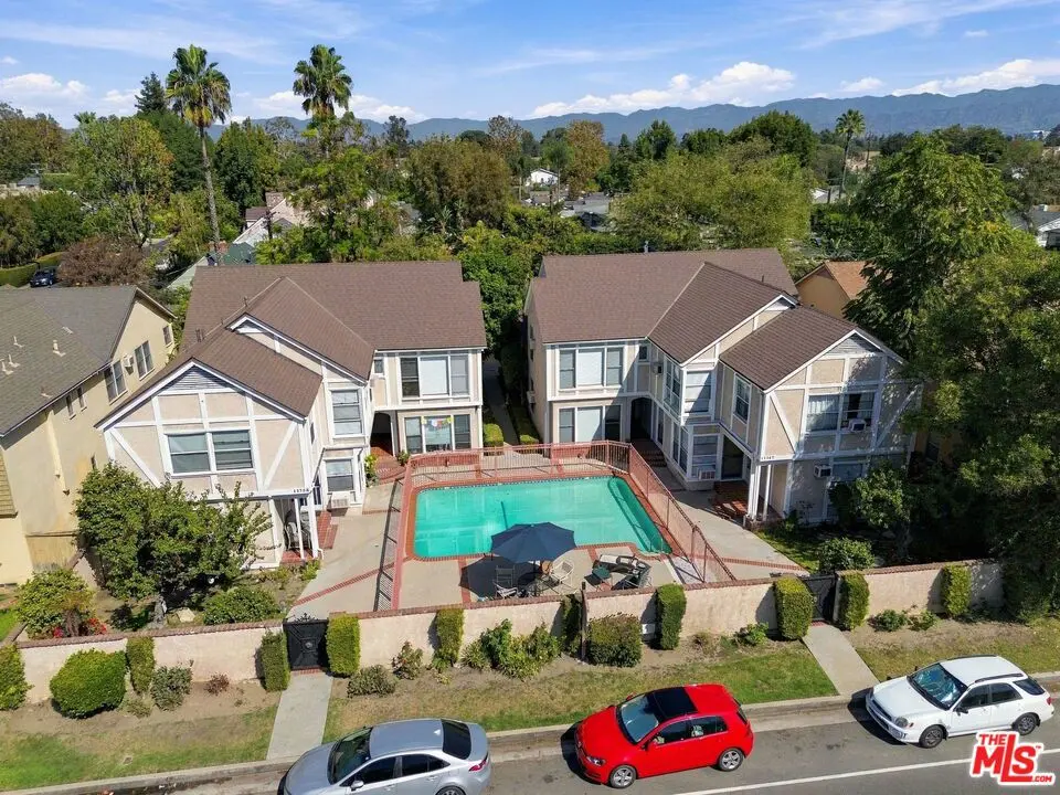 11747 Moorpark Street, Studio City, CA — listing photo 1