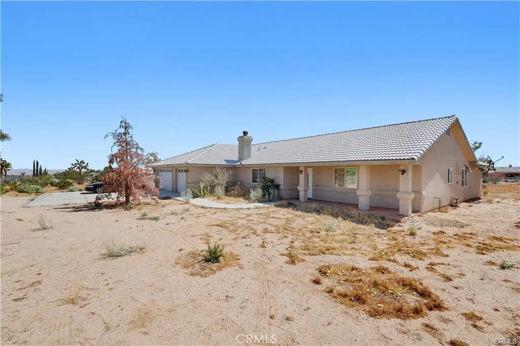 13227 Smith Road, Phelan, CA — listing photo 1
