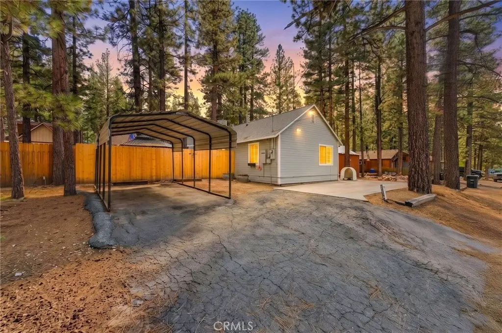 518 W Aeroplane, Big Bear City, CA — listing photo 1