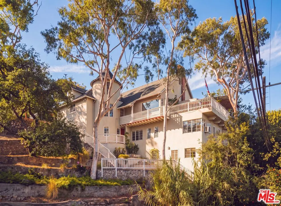 Single Family Residence for sale at 2882 Belden Drive, Los Angeles, CA featuring 3 beds and 3 baths