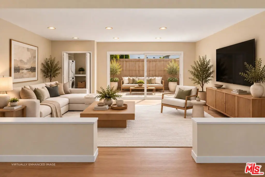 Condominium for rent at 937 18th Street 2, Santa Monica, CA featuring 3 beds and 2 baths