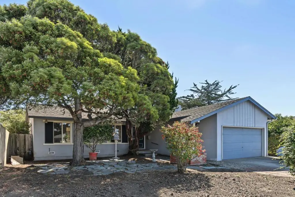 425 Kehoe Avenue, Half Moon Bay, CA — listing photo 1