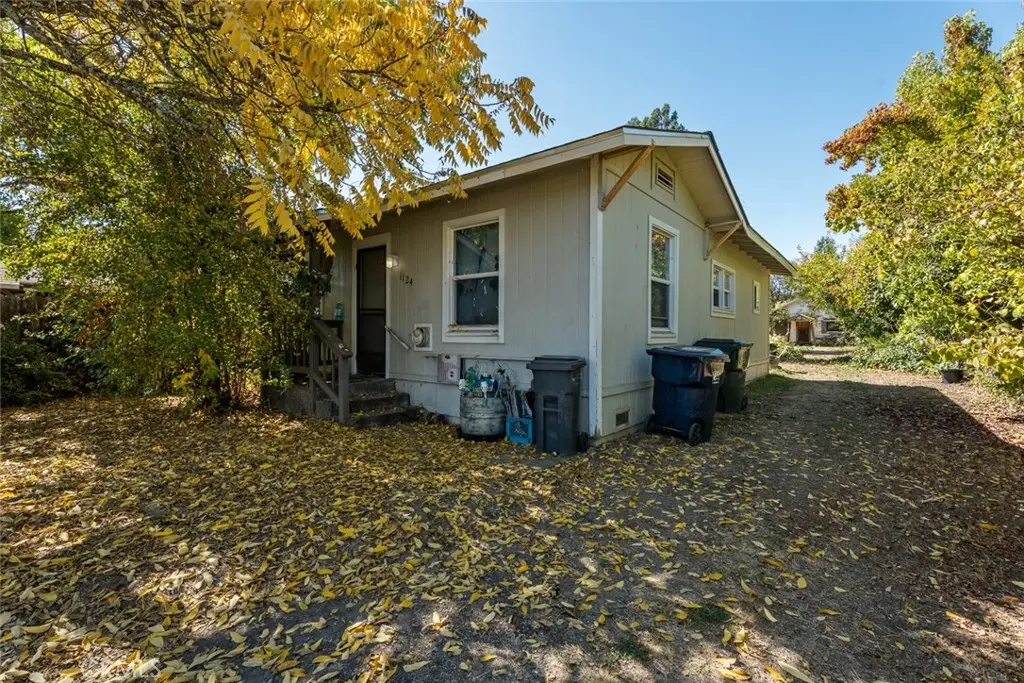 1124 Locust Street, Willits, CA — listing photo 1