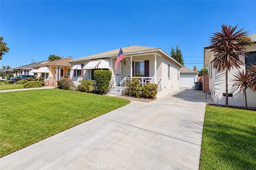 Single Family Residence for rent at 4628 Knoxville Avenue, Lakewood, CA featuring 4 beds and 1 bath