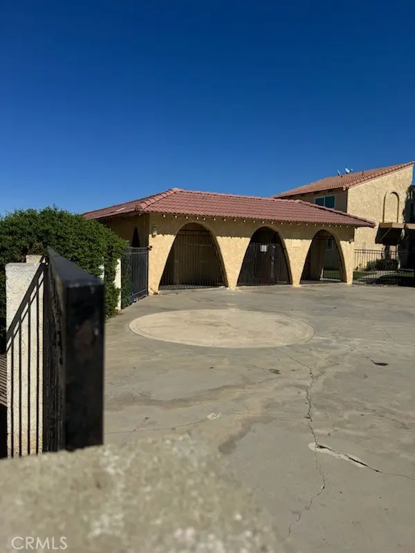 215 E Avenue K, Lancaster, CA — listing photo 1