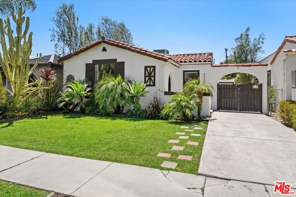 Single Family Residence for rent at 8908 Gibson Street, Los Angeles, CA featuring 2 beds and 1 bath
