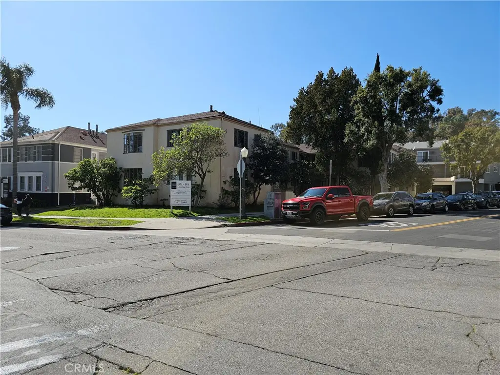 581 Levering Avenue 581, Westwood Century City, CA — listing photo 1