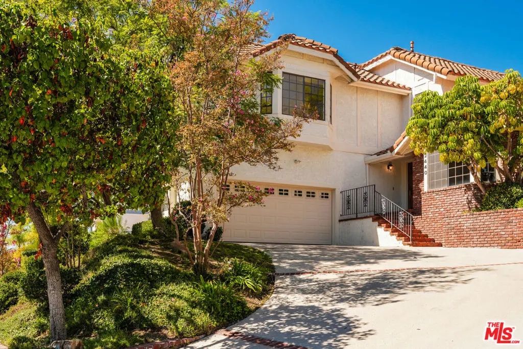 2440 Flintridge Drive, Glendale, CA — listing photo 1