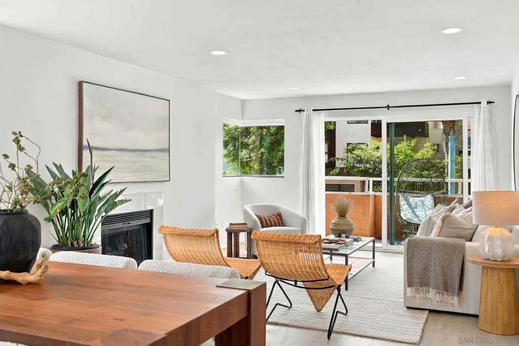 1115 Pearl 3, La Jolla, CA — listing photo 1